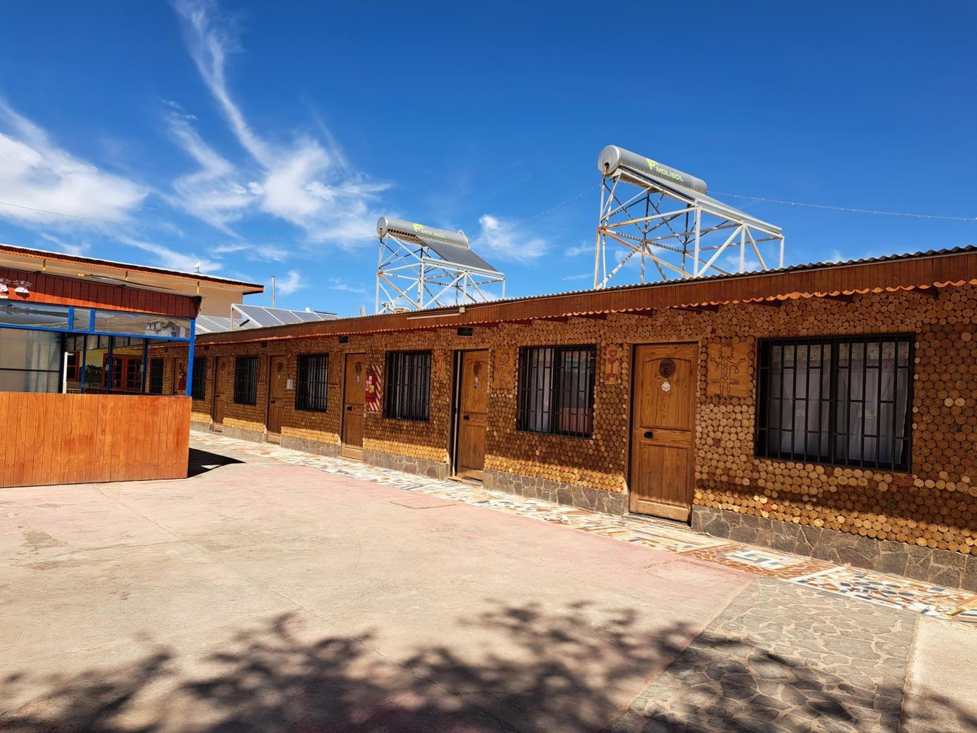 Hostal El Amigo Lucho Сан Педро де Атакама Екстериор снимка